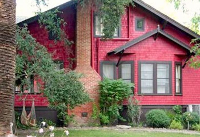 ベッドアンドブレックファースト Fanny's