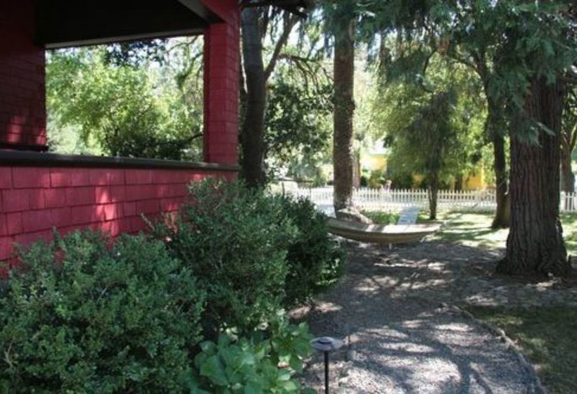 ベッドアンドブレックファースト Fanny's