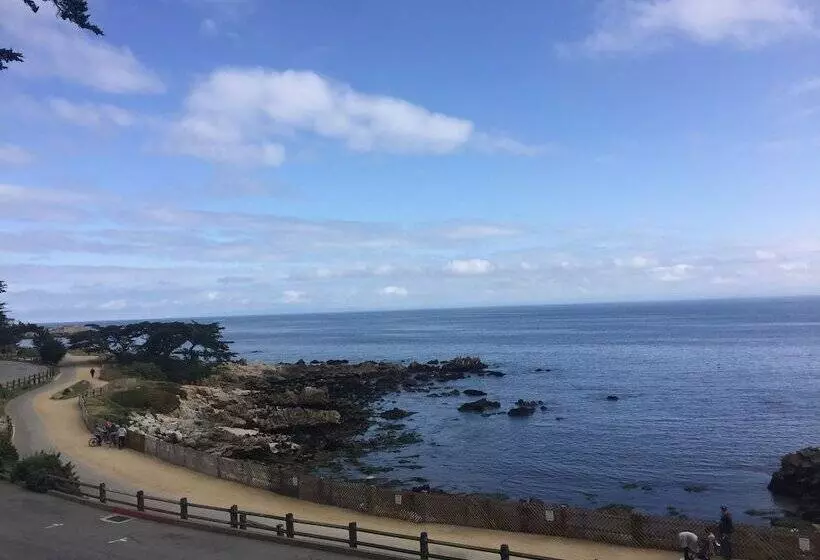 تختخواب و صبحانه Green Gables Inn, A Four Sisters Inn