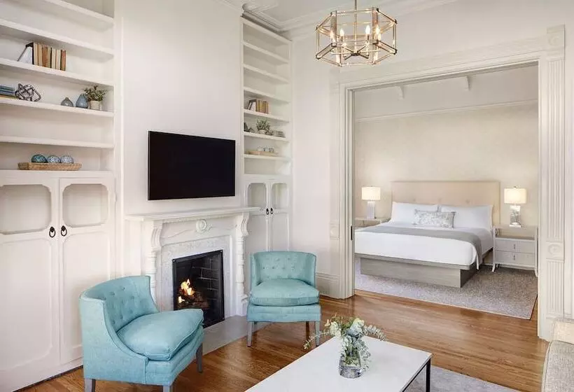 تختخواب و صبحانه Green Gables Inn, A Four Sisters Inn