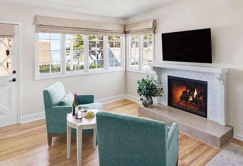 민박 Green Gables Inn, A Four Sisters Inn