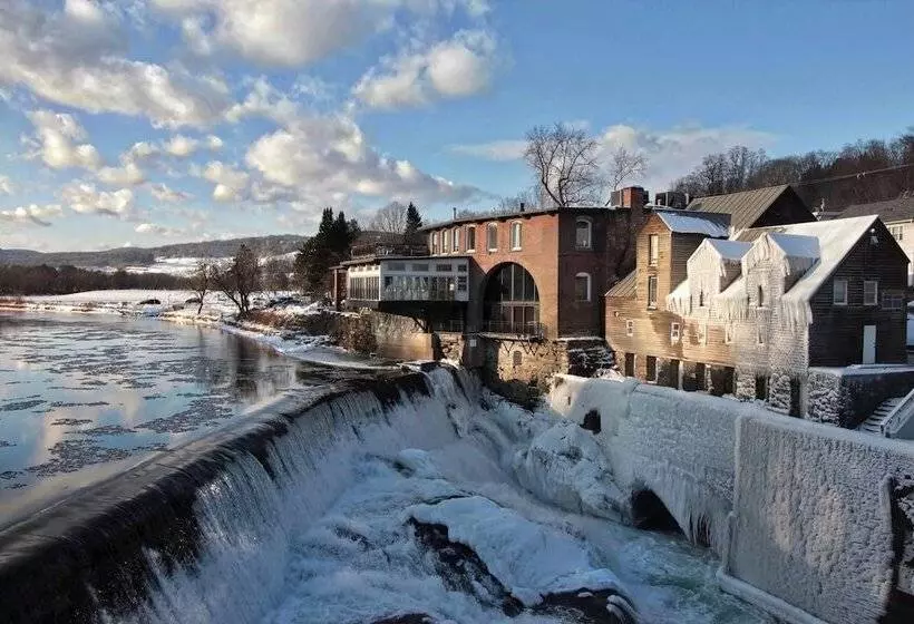 住宿加早餐 Inn At Clearwater Pond