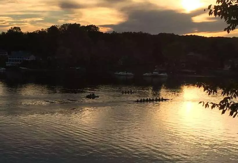 Aamiaismajoitus (B&B) Laurel Grove Inn On The South