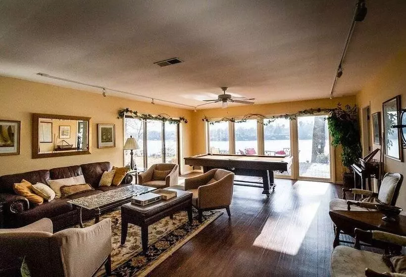 Aamiaismajoitus (B&B) Laurel Grove Inn On The South