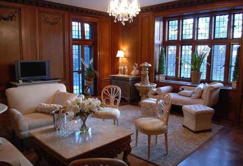 ベッドアンドブレックファースト The Castle At Skylands Manor