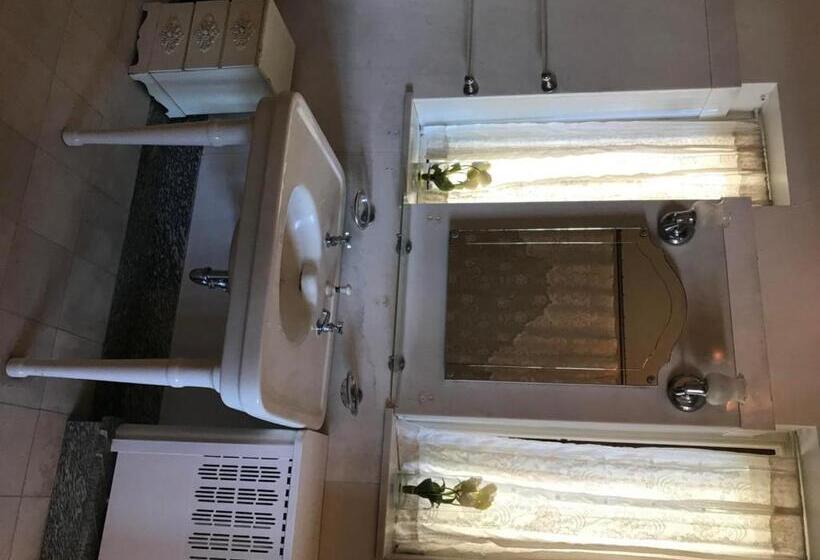 민박 The Castle At Skylands Manor