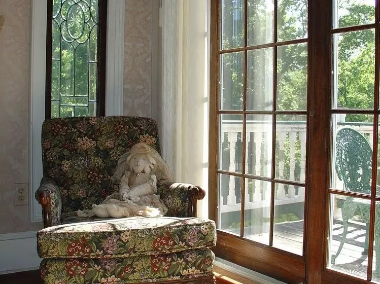 민박 The Doctor's Inn