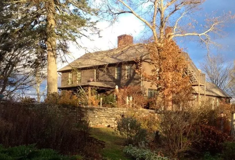 ベッドアンドブレックファースト Roseledge Country Inn & Farm Shoppe