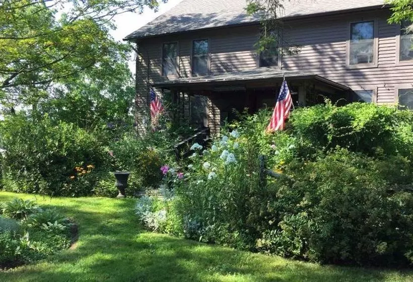 ベッドアンドブレックファースト Roseledge Country Inn & Farm Shoppe