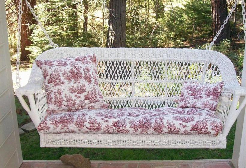 住宿加早餐  Tin Lizzie Inn