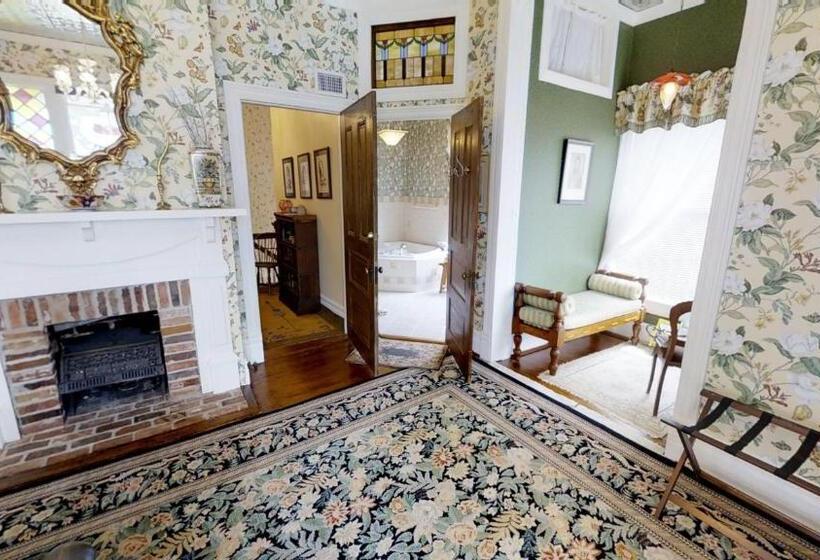 Hanna House Bed & Breakfast