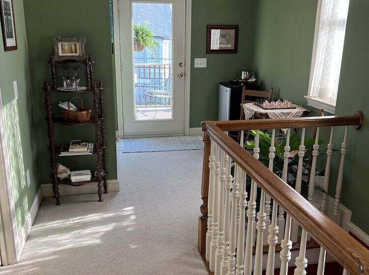 Haynes Bed And Breakfast