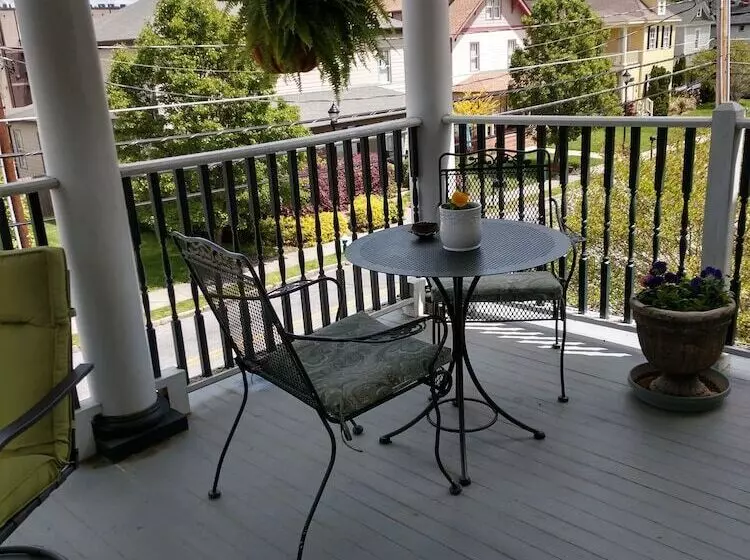 Haynes Bed And Breakfast