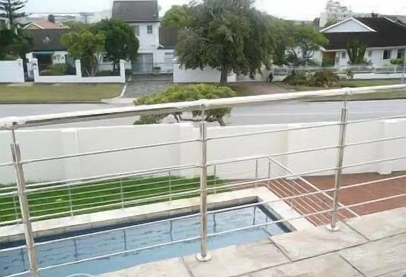 هتل Aristotle Guest House