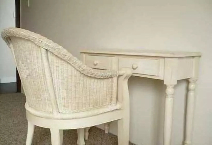 هتل Aristotle Guest House