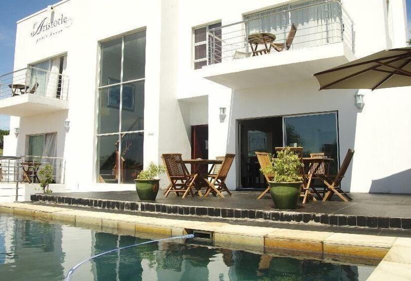 בית מלון כפרי Aristotle Guest House