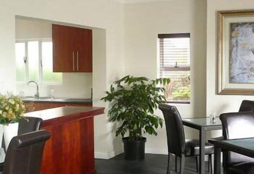 בית מלון כפרי Aristotle Guest House