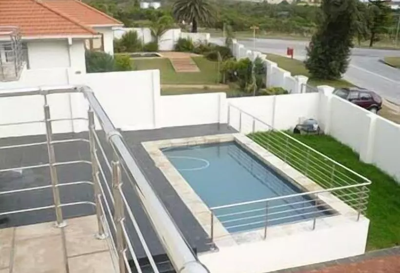 هتل Aristotle Guest House