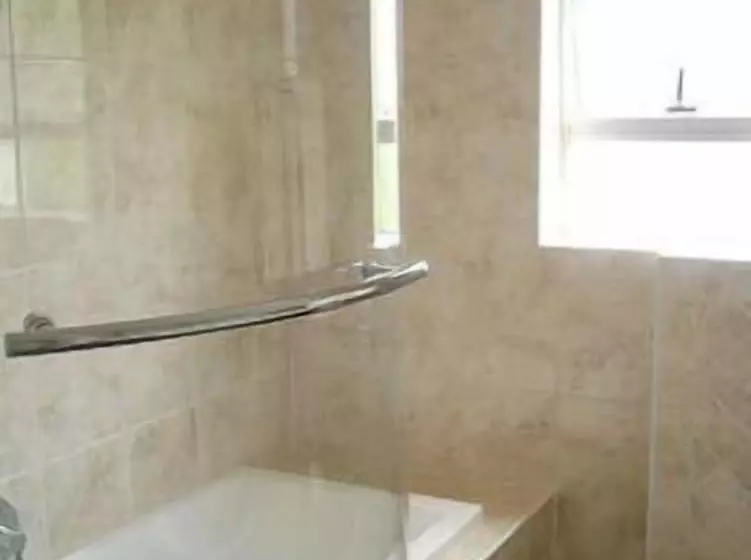 هتل Aristotle Guest House