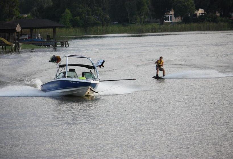 ホテル Lake Roy Beach Inn