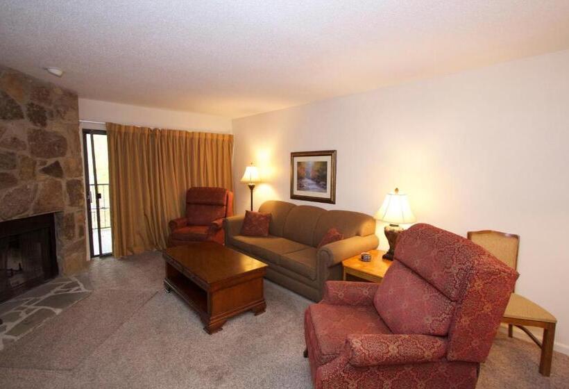 فندق Laurel Point Resort