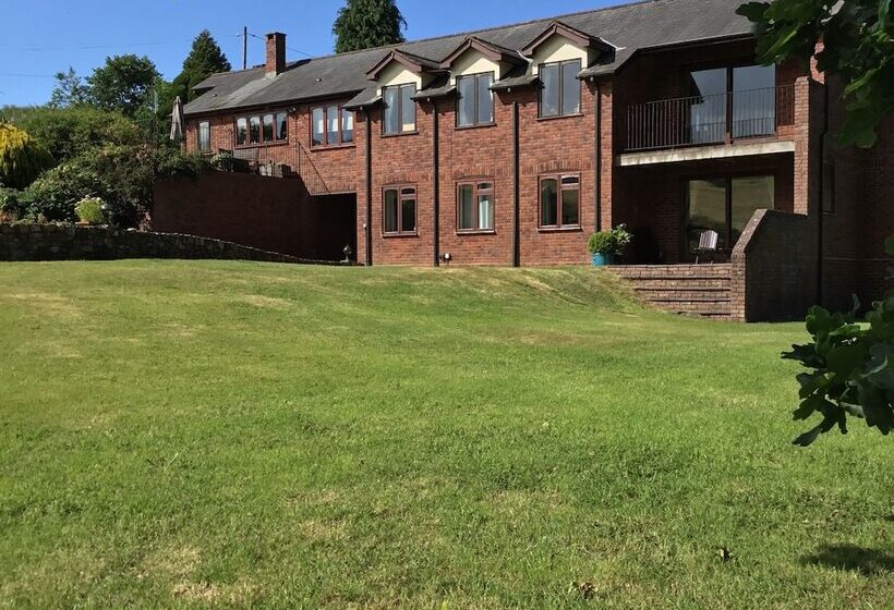 Hotel Lower Thornton Farm