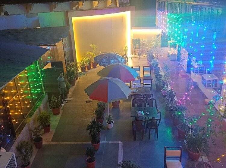 酒店 Sidhartha Walking Distance From Tajmahal