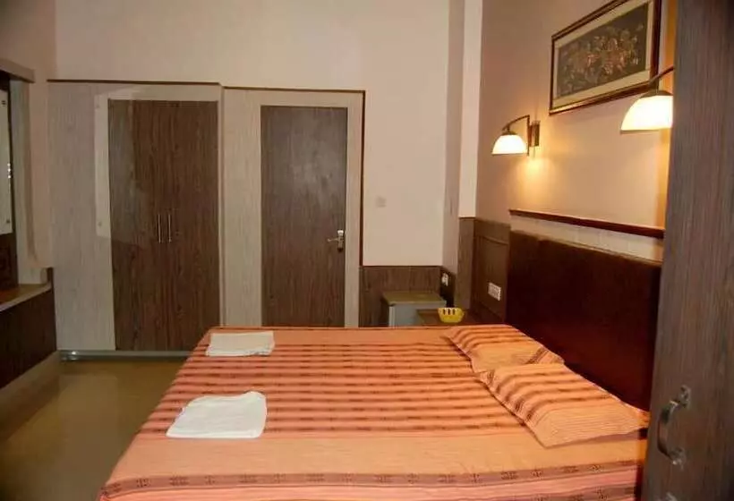 هتل Sidhartha Walking Distance From Tajmahal