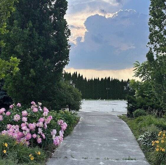 בית מלון כפרי Stone Willow Inn