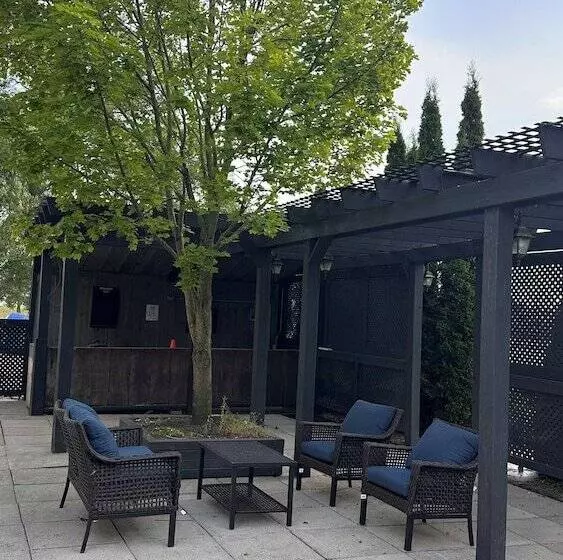 Hotelli Stone Willow Inn