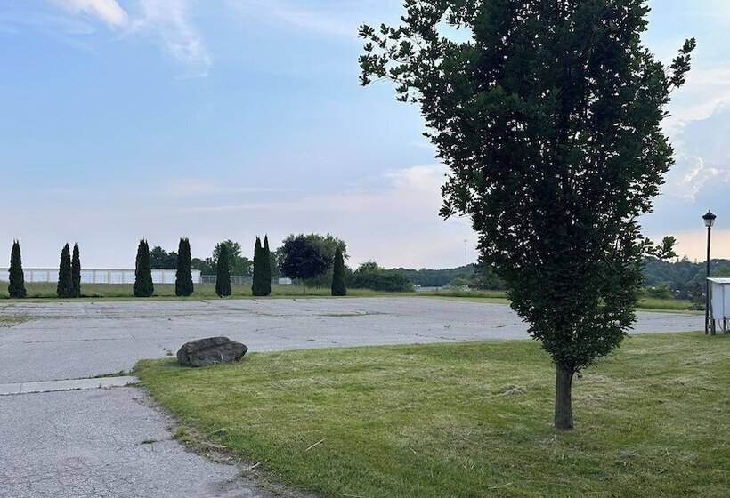 בית מלון כפרי Stone Willow Inn