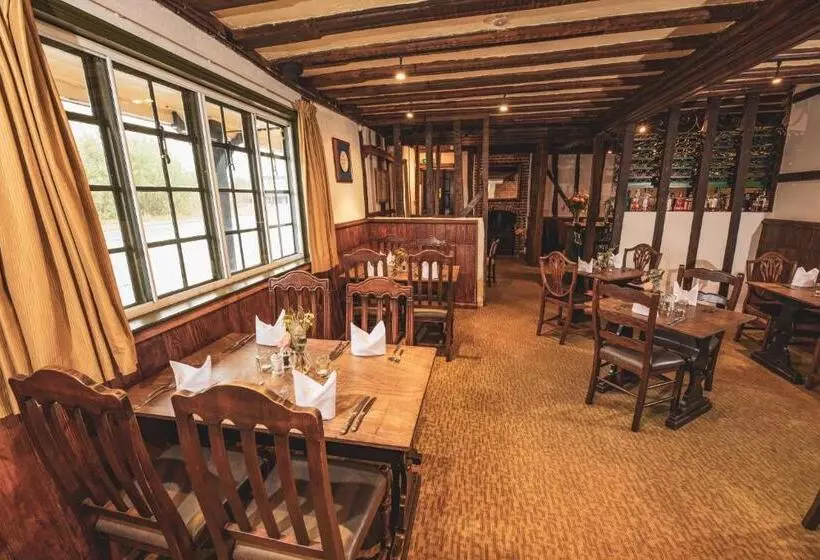 Отель The Auberge