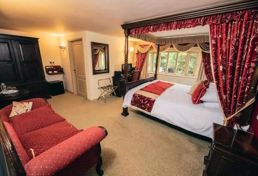 Отель The Auberge