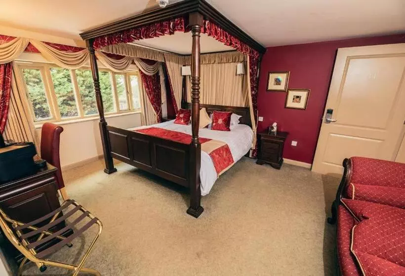 Отель The Auberge