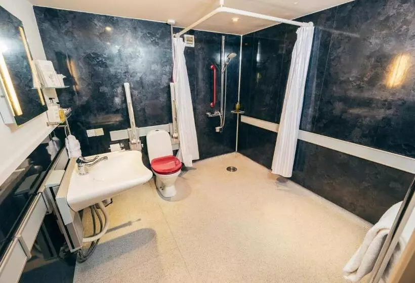 Отель The Auberge