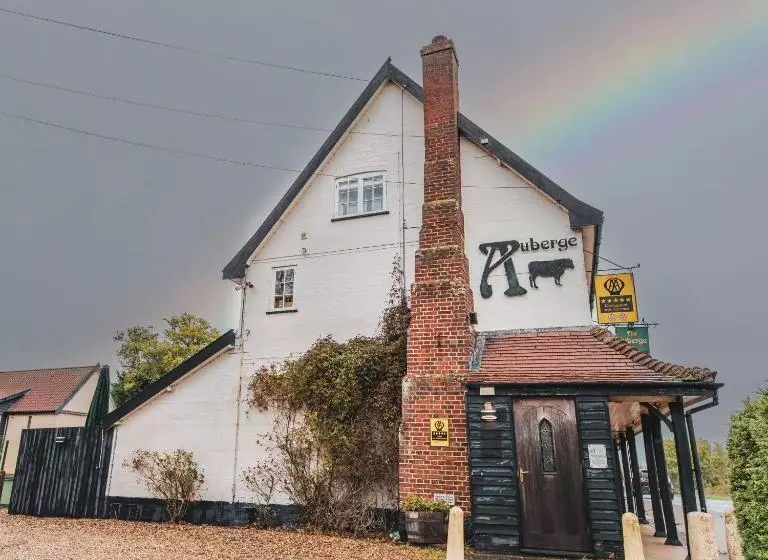 Отель The Auberge