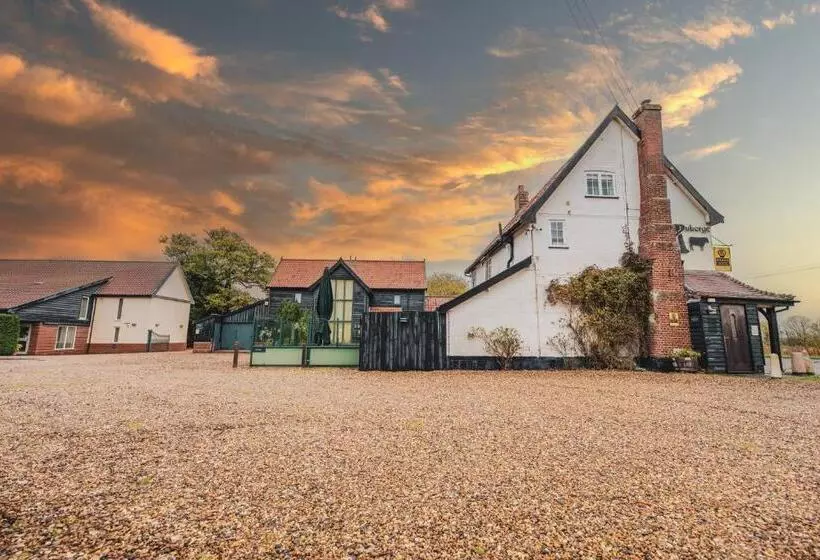 Отель The Auberge