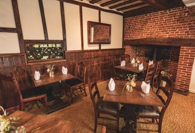 Отель The Auberge