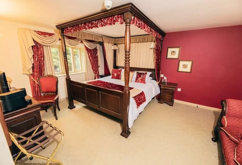 Отель The Auberge