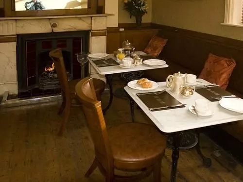 هتل The New Beehive Inn