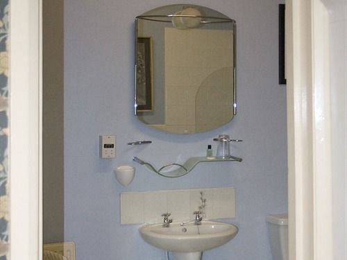 هتل The New Beehive Inn