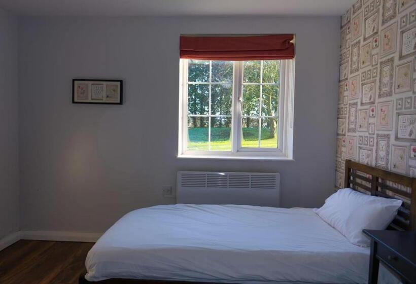 فندق The Oak Baginton