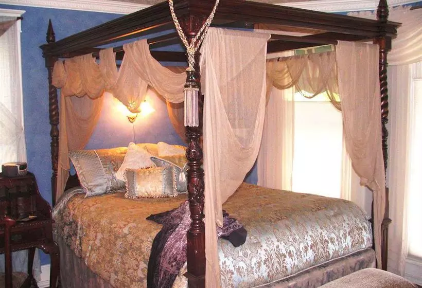 Larelle House Bed And Breakfast