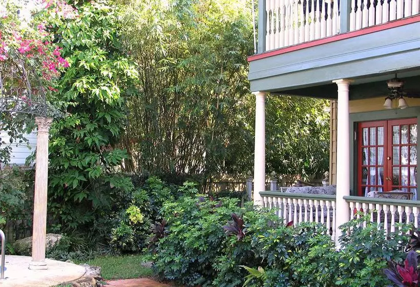 Larelle House Bed And Breakfast