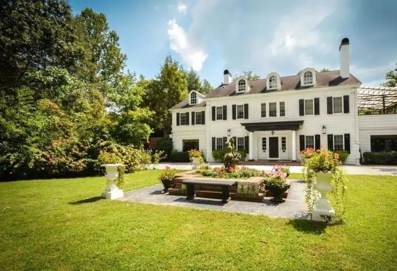 Melange Bed And Breakfast