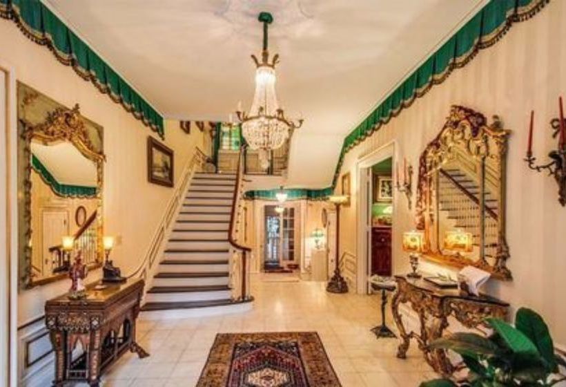 Melange Bed And Breakfast