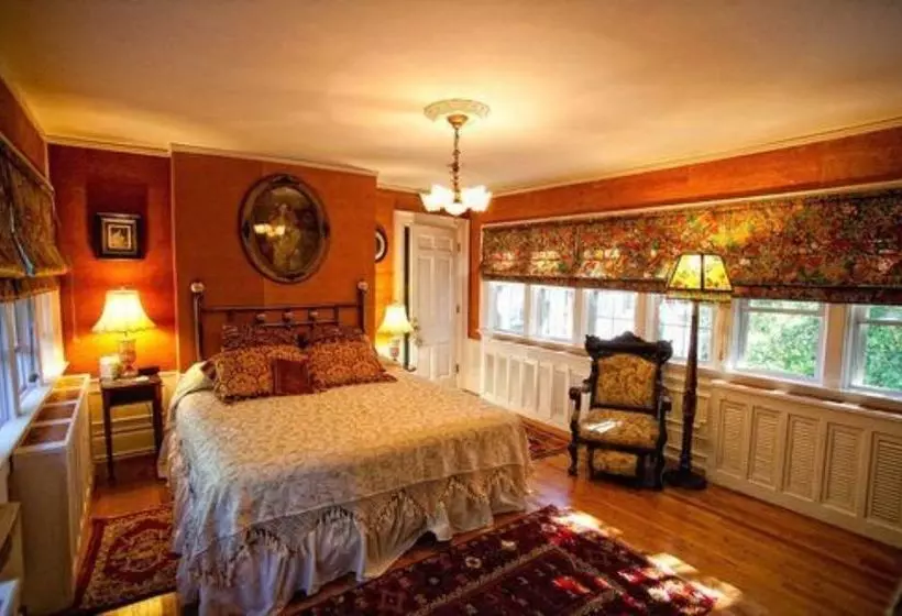 Melange Bed And Breakfast