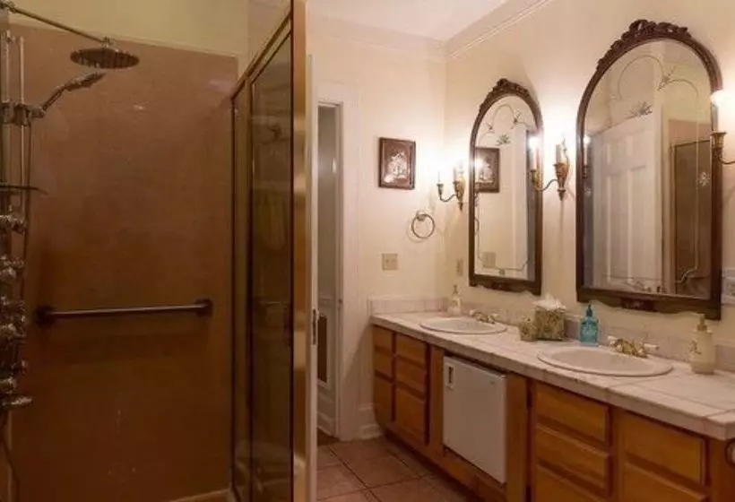 Melange Bed And Breakfast