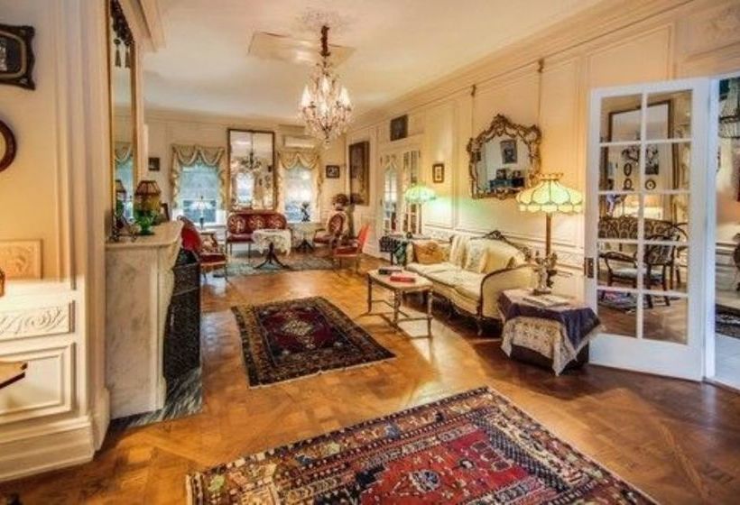 Melange Bed And Breakfast