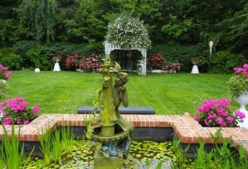 Melange Bed And Breakfast